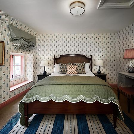 Townhouse Suites- Abbey Row Malmesbury Εξωτερικό φωτογραφία