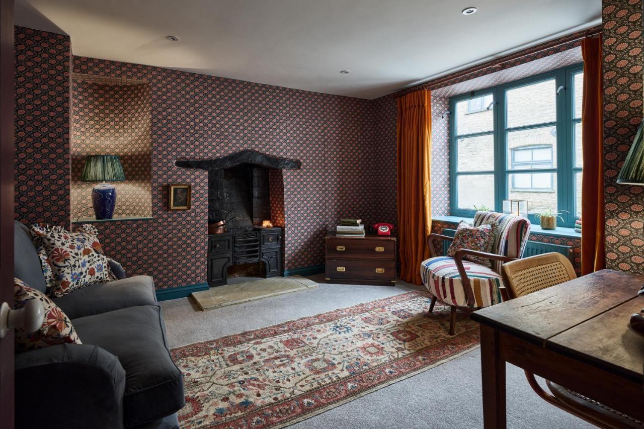 Townhouse Suites- Abbey Row Malmesbury Εξωτερικό φωτογραφία