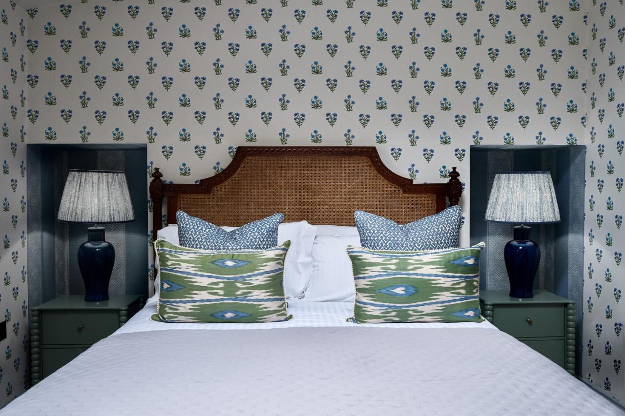 Townhouse Suites- Abbey Row Malmesbury Εξωτερικό φωτογραφία