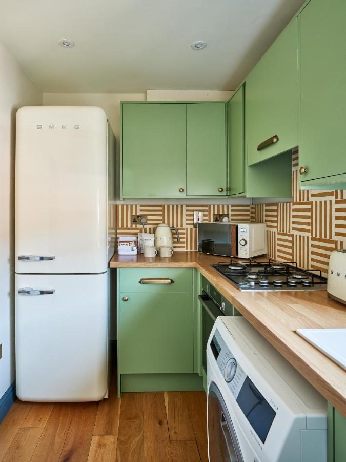 Townhouse Suites- Abbey Row Malmesbury Εξωτερικό φωτογραφία