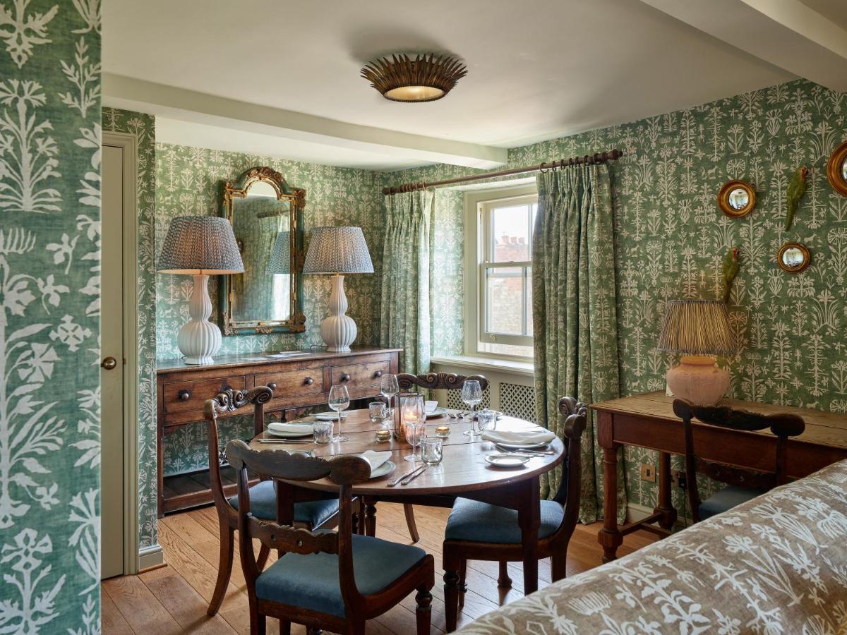 Townhouse Suites- Abbey Row Malmesbury Εξωτερικό φωτογραφία
