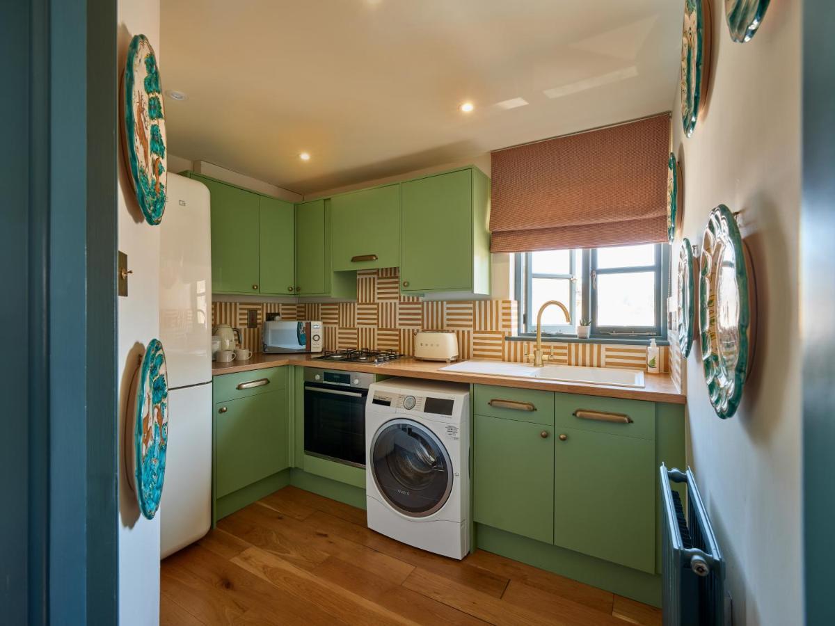 Townhouse Suites- Abbey Row Malmesbury Εξωτερικό φωτογραφία
