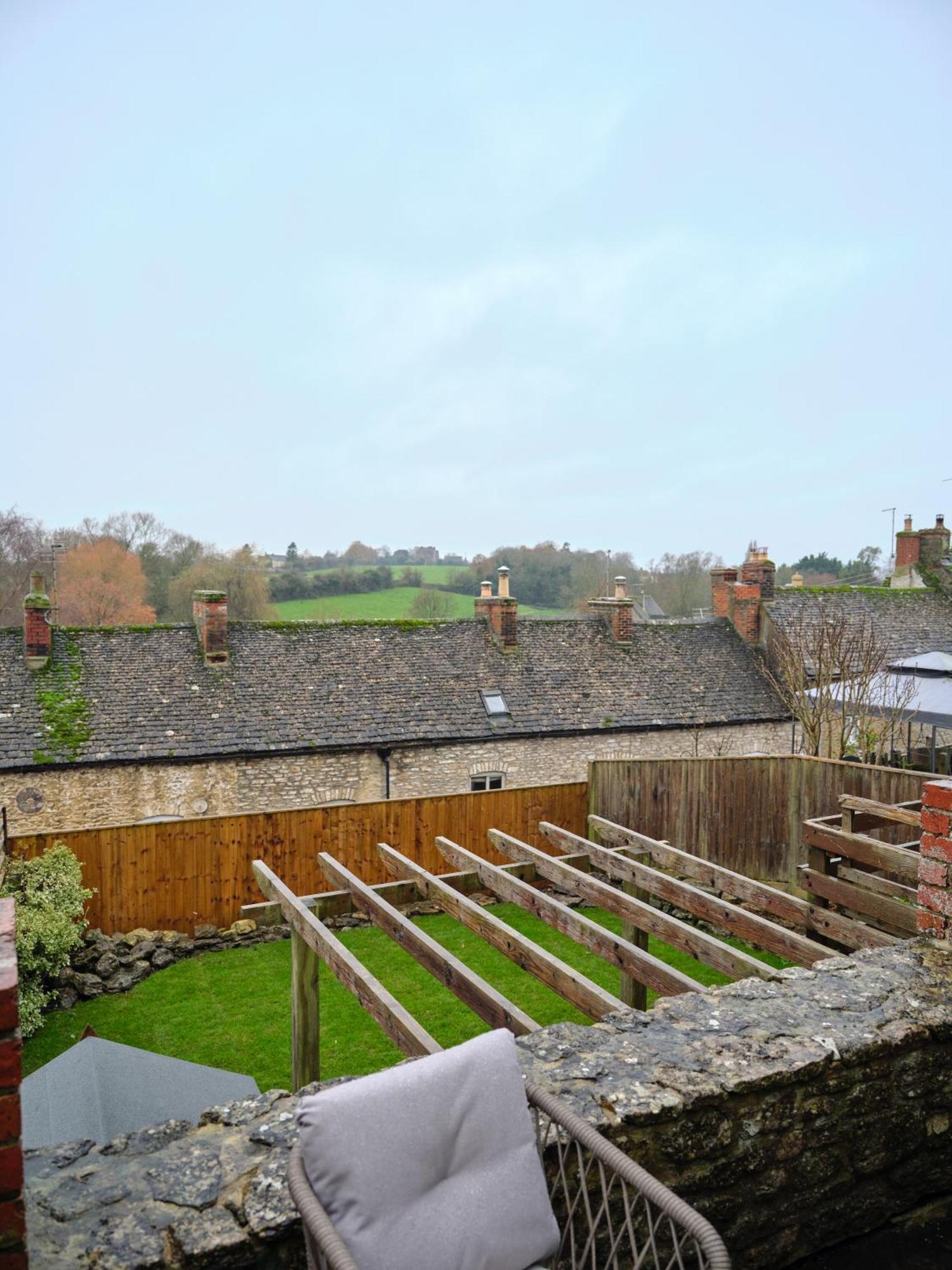 Townhouse Suites- Abbey Row Malmesbury Εξωτερικό φωτογραφία